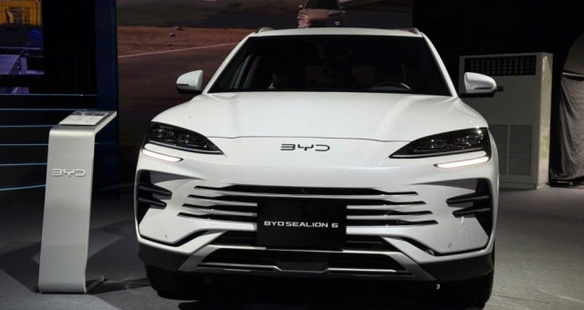 SUV hybrid BYD Sealion 6 ra mắt Việt Nam: 'Ăn xăng' chỉ 1,1 lít/100 km, giá từ 799 triệu đồng